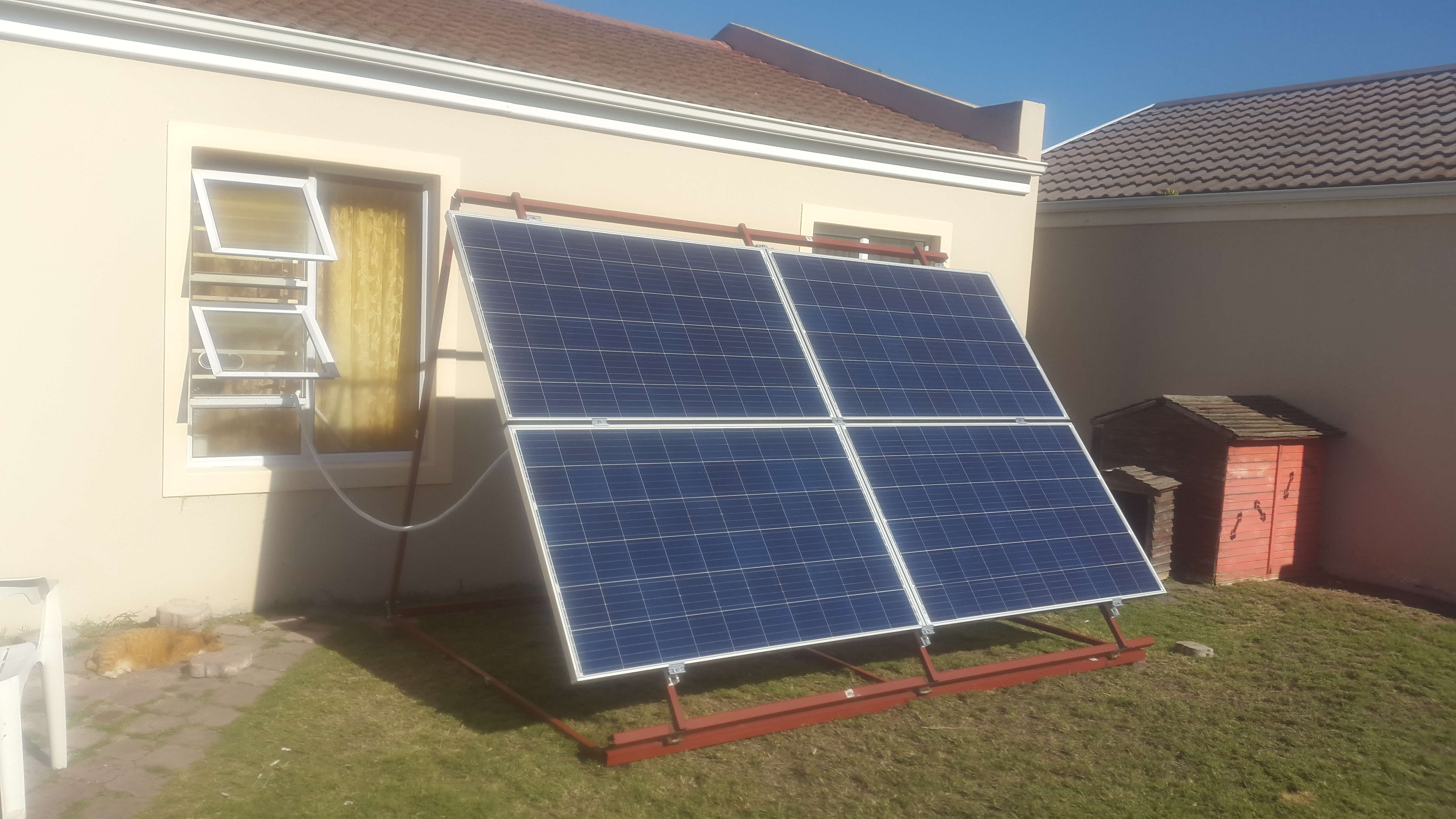 Experimental - DIY UPS Off-Grid Portable Solar System Installed On A